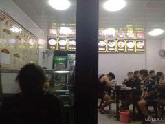 火爆餐厅转让 新民东街果品库车站旁边