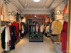 米东区党校小区对面服装店转让