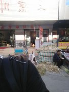 店铺转让 昌吉市亚中美食一条街有餐饮门面转让