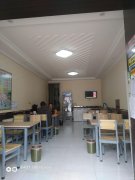 餐厅转让 位于昌吉市建国西路城建新村步行街
