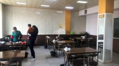 米东区轻工学校BRT车站对面餐厅转让