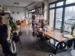店面出租出售 位于昌吉市建国西路金城雅苑小区