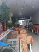 店铺转让 位于乌市沙区雅山中路1099号边疆物产园临街