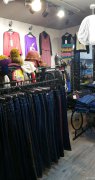 昌吉市玉林中学临街营业中精品女装店急转