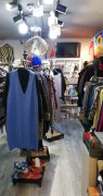 昌吉市玉林中学临街营业中精品女装店急转