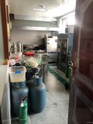 餐厅转让 位于昌吉市中山北路青岛花苑东门