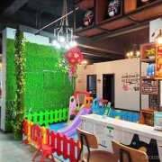 位于五家渠市人民北路贝鸟语城临街二楼餐饮店面转让