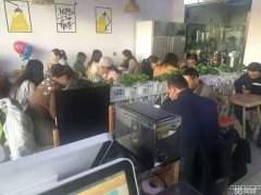 C3063 昌吉市石河子西路环宇广场门面，乌所味饮品