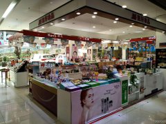 C3424店面转让 位于昌吉市亚中汇好美购内一家店面