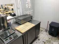 C3500红十月西二巷大型小区临街餐饮旺铺转让