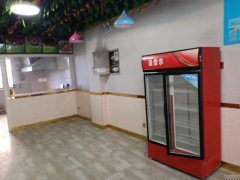 C3813店面出租 位于昌吉市中山路天和婚恋广场