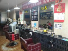 C3990位于昌吉市青年北路龙源超市斜对面一层商业门面转让