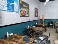 C3996位于昌吉中山路枫叶广场内一层商业门面转让