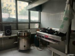 C4081店铺转让 昌吉市亚中饮食一条街有餐饮店转让