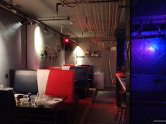 C4210店铺转让 昌吉市北京北路有音乐餐吧转让