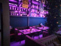 C4225店面转让 位于昌吉市青年南路华东容锦酒店