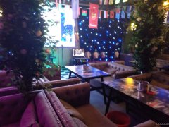 C4225店面转让 位于昌吉市青年南路华东容锦酒店
