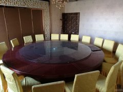 C4240门面出租 位于玛纳斯县繁华地段华洋街店铺