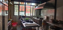 C4293库尔勒辰兴新天地东门梨香园路大盘鸡店转让