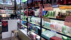 C4426西山西街180号伊美妆品美容店转让