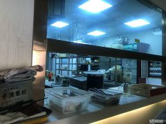 C4459门面出租 位于五家渠市海宁皮革城东门