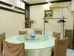 C4513店铺转让 昌吉市乌伊西路有餐厅转让