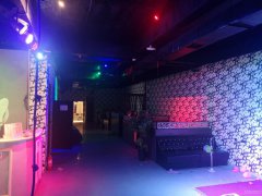 C4703门面商铺出租 位于昌吉市长宁南路亚中美食街附近