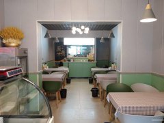 C4985店铺转让 昌吉市滨湖河新城小区门口