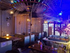 C5289昌吉市城南华东容錦商圈营业中音乐餐吧转让