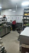 C6294昌吉州阜康市树军美食街餐饮一条街营业中香麦儿快餐店