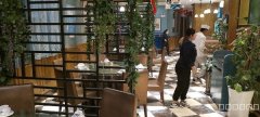 C7039人民路20中学附近大型餐饮转让