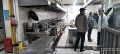 C7039人民路20中学附近大型餐饮转让