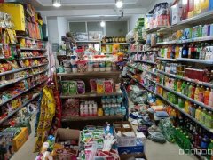 C7052店面转让 位于昌吉市宁边西路滨湖河新城小区门口