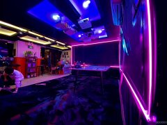 C7834铁路局林校对面186平刷本店低价转让