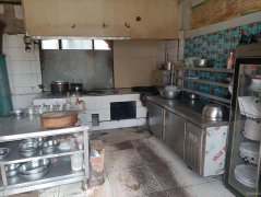 C8257位于奇台县老奇台镇临街170平店面转让