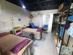 C8376位于昌吉市青年南路桃园小区临街52平店面转让