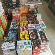 房租到期近200款大纸盒玩具清仓处理