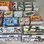 房租到期近200款大纸盒玩具清仓处理
