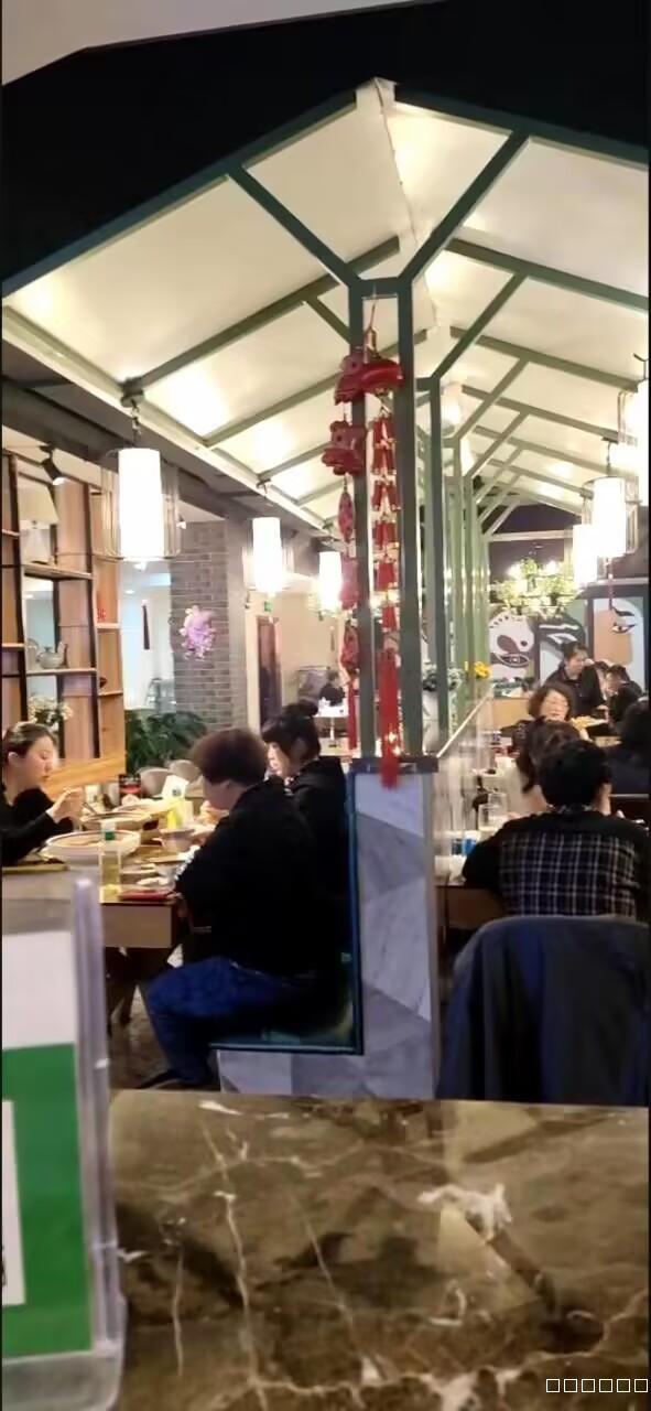 C8691头屯河区成熟地段临街500平餐饮旺铺转让 C8691头屯河区成熟地段临街500平餐饮旺铺转让