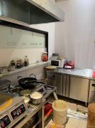 C9228位于昌吉市建国西路友好商场负一楼快餐店转让