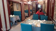 C9415位于呼图壁县乌伊路世纪家园北门临街店面转让