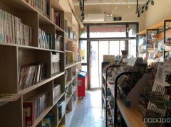 C9498店面转让 呼图壁县东风大街二小旁边文体店低价转让