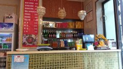 C9519(转让）沙依巴克区平川路口营业中精装餐饮旺铺（也