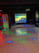 C9528位于呼图壁县东风大街世纪名品三楼经营中音乐酒吧转让