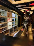 C9528位于呼图壁县东风大街世纪名品三楼经营中音乐酒吧转让