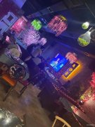 C9542位于昌吉市健康东路海棠天街附近店铺转让