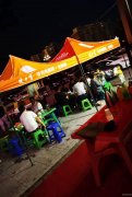 C9552乌苏市新区营业中精装修餐饮旺铺低价转让