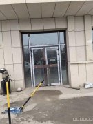 C9647位于昌吉是和谐丁香园北区的北门临街门面出租