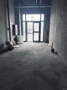 C9647位于昌吉是和谐丁香园北区的北门临街门面出租