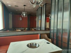 C9801米东区上沙河清真寺沿街主路火锅店低价转让